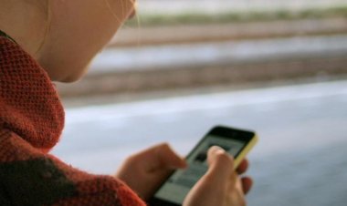 Belçika'da okullarda cep telefonu yasağı 2025-2026'da yürürlüğe giriyor