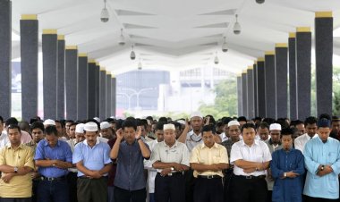 Terenganu’da mazaretsiz cuma namazı kılmayanlara hapis ve para cezası