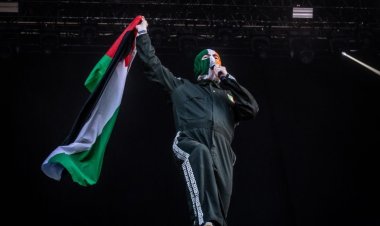 Paris'teki festivalde İrlandalı müzik grubu Kneecap, İsrail'in 'soykırımı'na tepki gösterdi