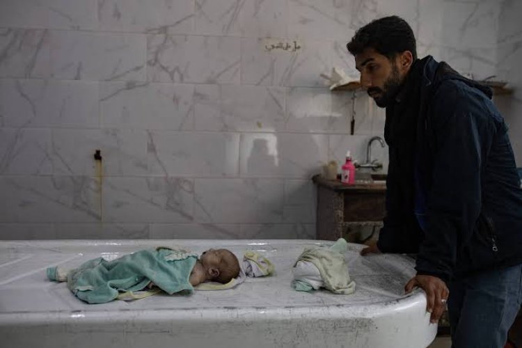 Katil İsrail, Gazze'de 9 çocuğu doğduğu gün 5'ini de sadece bir günlükken hayattan kopardı