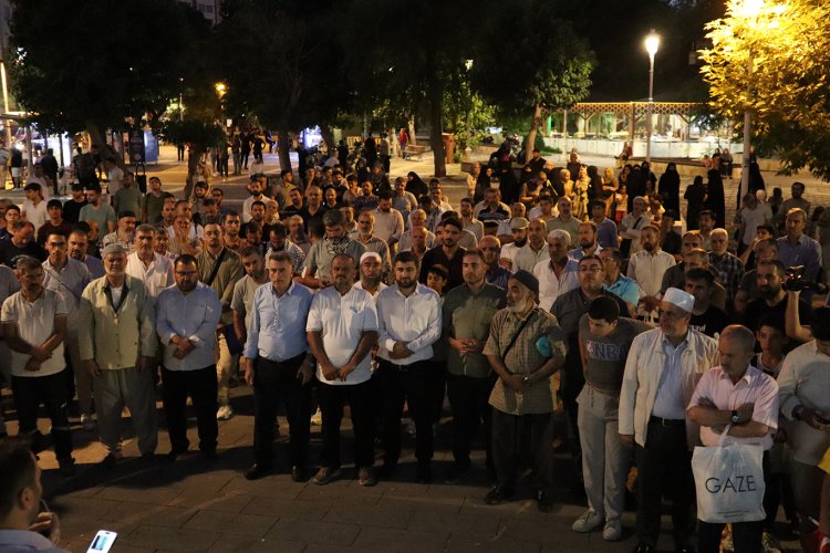 Gaziantep'te 'Gazze ölüyor, seccadeni al gel' etkinliği düzenlendi