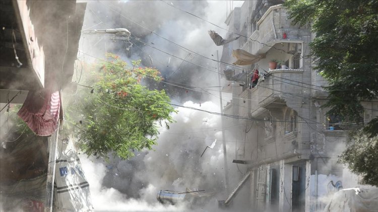 İşgalci İsrail, Gazze'de Han Yunus kentindeki Filistin Kızılayı karargahını bombaladı