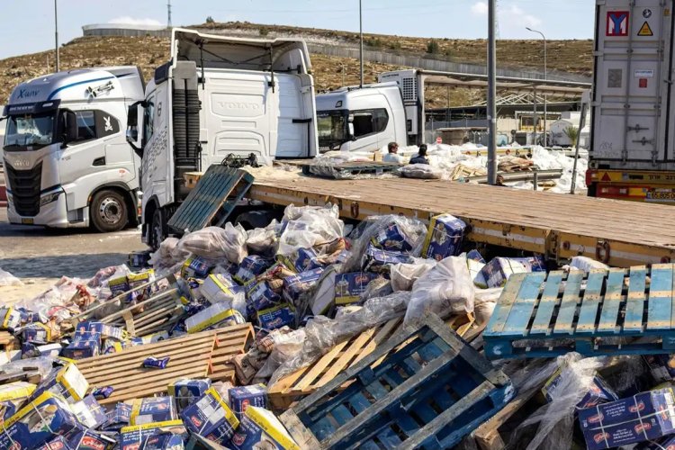 Gazze'ye giren yardım tırları 'toplumu bölmek ve direnci kırmak' amacıyla yağmalanıyor