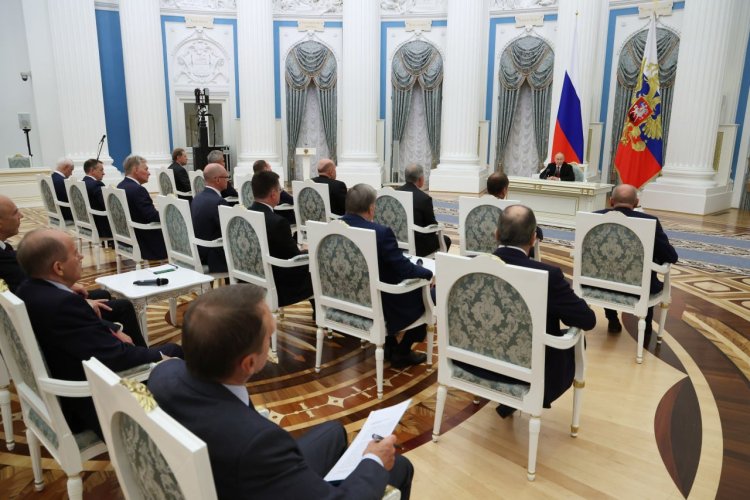 Putin, Trump görüşmesinin sonuçlarını Rus yetkililerle değerlendirdi