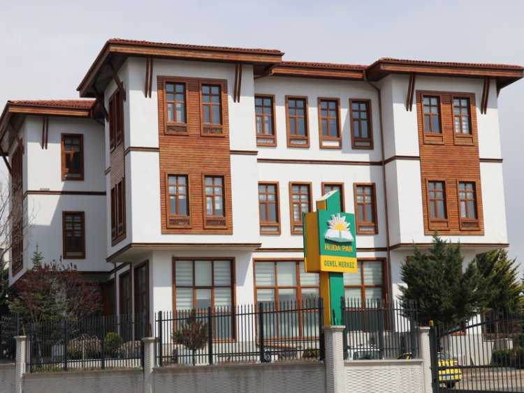 HÜDA PAR’dan gündem değerlendirmesi: “Memura adil maaş, mültecilere hak, topluma ahlak çağrısı”