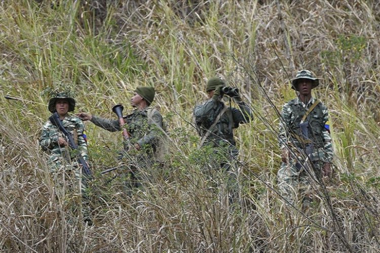 Venezuela, Kolombiya sınırına 15 bin güvenlik gücü yerleştirecek