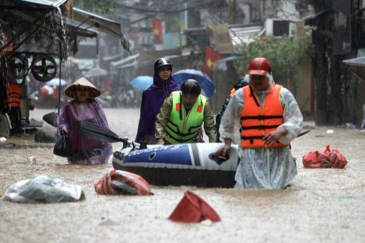 Vietnam’da yarım milyondan fazla kişi tayfun Kajiki nedeniyle tahliye ediliyor
