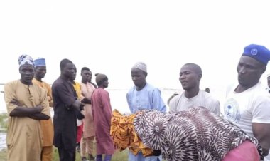 Nijerya'da tekne alabora oldu: 60 ölü