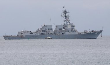 Venezuela'ya ait iki askeri uçak ABD donanma gemisine yaklaştı