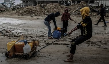 UNRWA: Gazze ile Cibaliya'dan göç eden binlerce Filistinli temiz suya erişimi olmayan çadırlarda yaşıyor