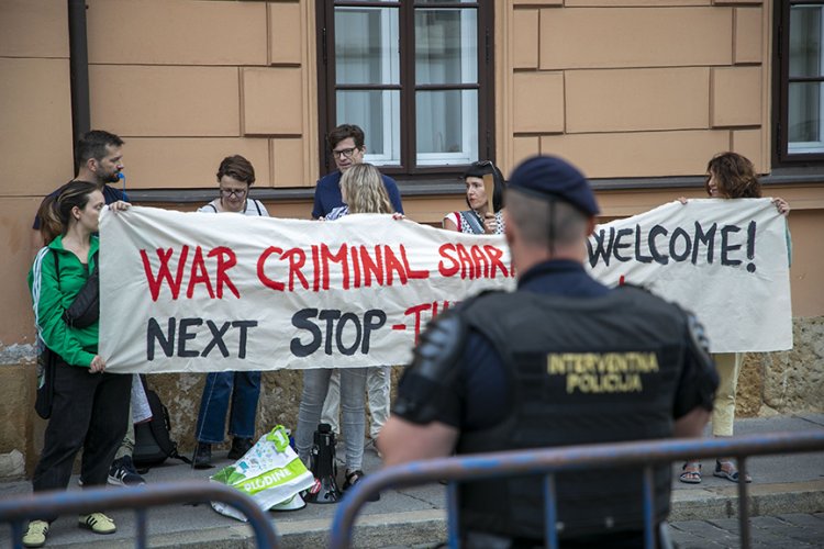 İsrail Dışişleri Bakanı Saar'a Hırvatistan'da 'savaş suçlusu hoş gelmedin' protestosu