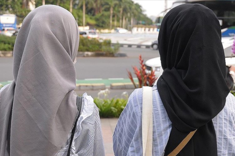 Avusturya'da hükümet, 14 yaş altındakiler için okullarda başörtüsü yasağı konusunda anlaştı