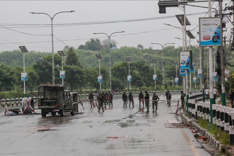 Nepal'de göstericilerin baskın düzenlediği cezaevlerinden 15 binden fazla mahkum kaçtı