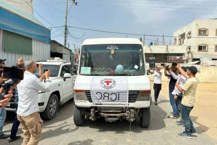 İşgalci İsrail, ağır koşullar altında tuttuğu Gazzeli 13 esiri serbest bıraktı