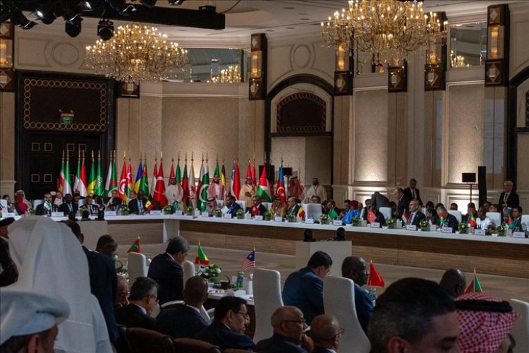 İslam ve Arap Birliği Ortak Zirvesi'nde İsrail'in Katar saldırısına karşı sadece kınama çıktı