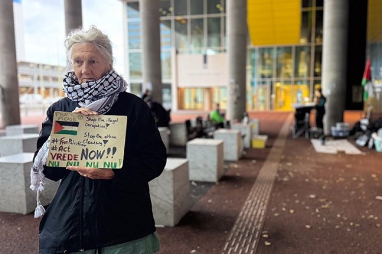 Hollanda’da 50 gün boyunca gece gündüz, Gazze’de hayatını kaybedenlerin isimleri okundu