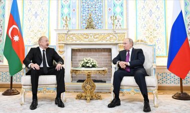 Rusya Devlet Başkanı Putin ve Azerbaycan Cumhurbaşkanı Aliyev bir araya geldi