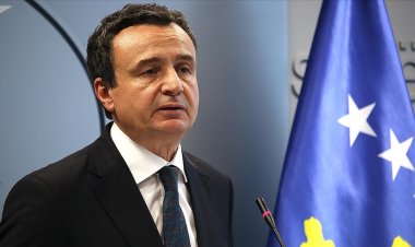 Kosova'da hükümeti kurma yetkisi mevcut Başbakan Albin Kurti'ye verildi