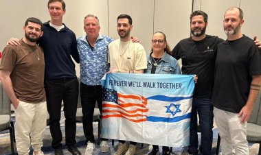 Trump'ın danışmanı Witkoff ve damadı Kushner, serbest bırakılan İsrailli esirlerle görüştü