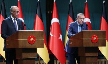 Erdoğan:  "Almanya soykırımı görmüyor mu?"