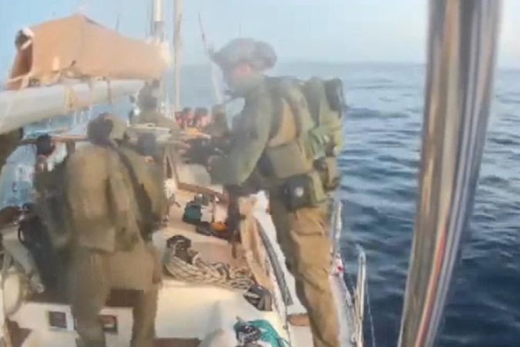 Haydut İsrail'in Küresel Sumud Filosu'na gasbı uluslararası hukuka aykırı