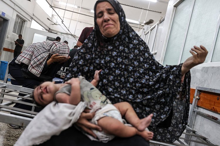 Soykırımcı İsrail ordusu, sabah saatlerinden bu yana Gazze Şeridi'nde 28 Filistinliyi şehit etti