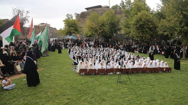 "Niyet Ettim Tesettüre" programı Diyarbakır'da yoğun ilgi gördü