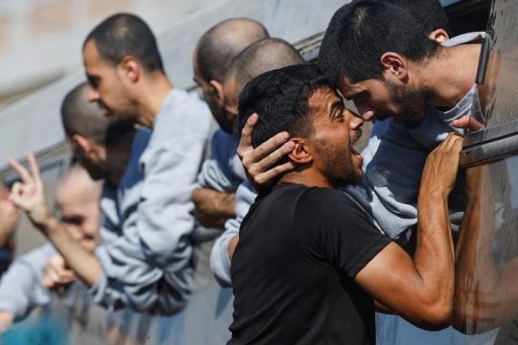 Soykırımcı İsrail'in esir takasıyla serbest bıraktığı Filistinli esirlerin bir kısmı Gazze'ye ulaştı