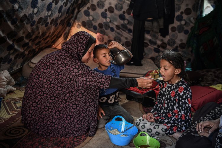 Dünya genelinde yaklaşık 700 milyon kişi aşırı yoksul sayılıyor