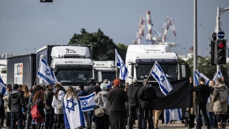 Aşırı sağcı işgalci İsrailliler, Gazze'ye giden yardım tırlarını engellemeye çalıştı