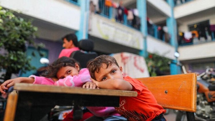 UNRWA: Gazze'de yaklaşık 300 bin öğrenci iki yıl aradan sonra eğitime yeniden başlıyor