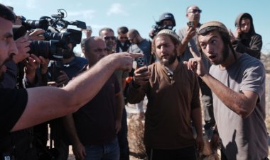 Filistin topraklarını gasbeden İsrailliler, Batı Şeria'da zeytin toplayan Filistinlilere saldırdı