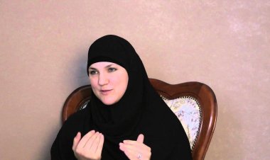 Hollandalı Samantha’nın İslam’a yolculuğu:  “Kalbimdeki boşluğu iman doldurdu”