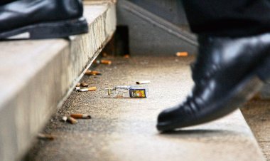 Berlin’de yere sigara izmariti atanlara 3 bin euro ceza verilecek