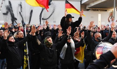 Araştırmaya göre Almanya'da 'aşırı sağcı fikirler' gittikçe 'ana akım' içinde de benimseniyor