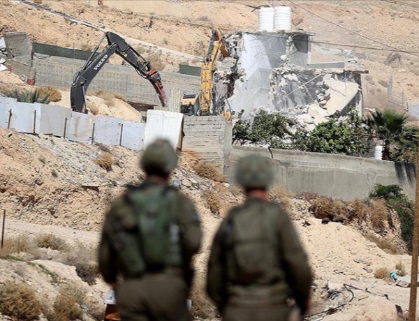 İşgalci İsrail, Batı Şeria'da Filistinlilere ait 1042 dönümlük araziye el koydu