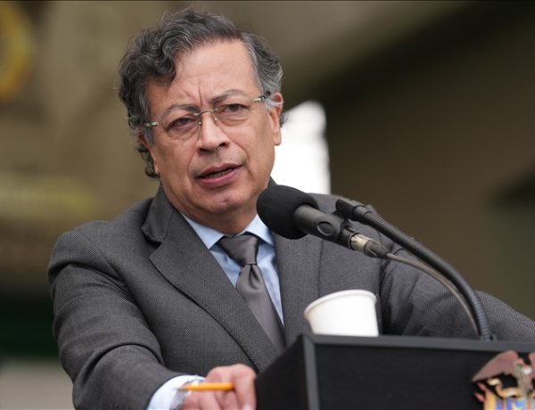 Petro: Trump’ın Venezuela baskısının altında demokrasi değil petrol var