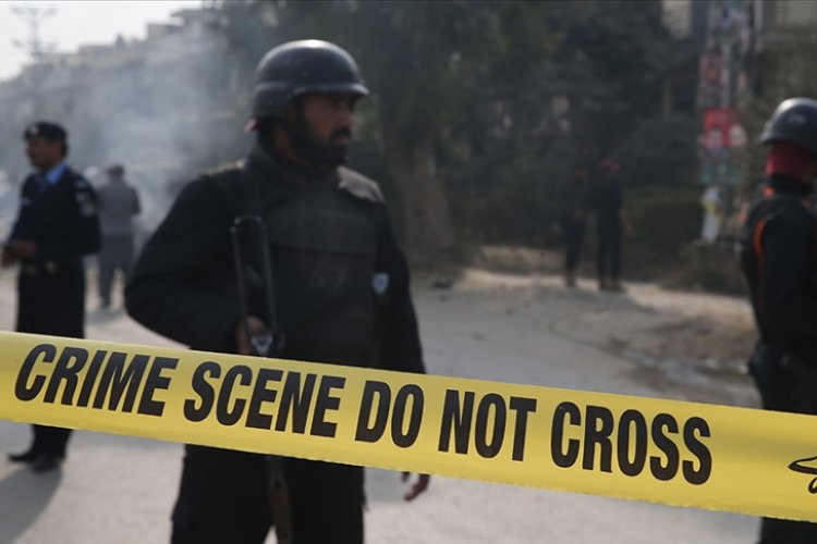 Pakistan'da mahkeme binası yakınlarında intihar saldırısı; 12 kişi hayatını kaybetti