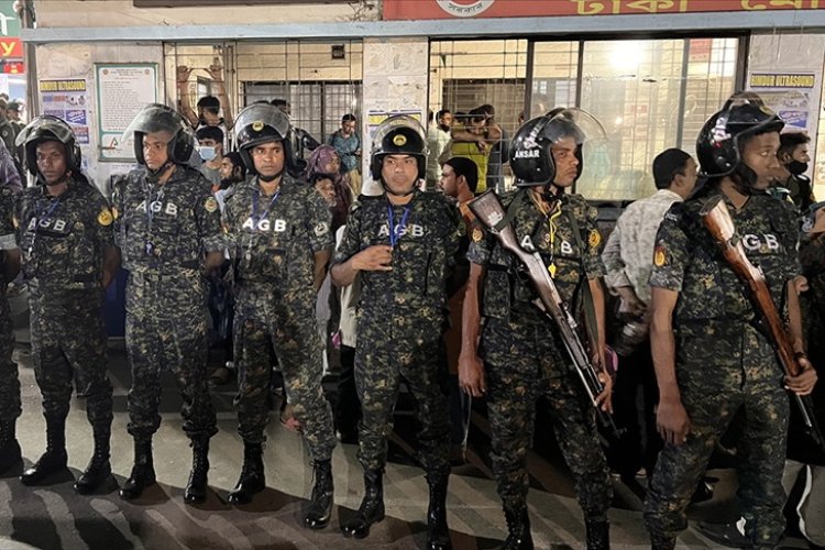 Bangladeş'in başkenti Dakka'da çok sayıda patlama meydana geldi