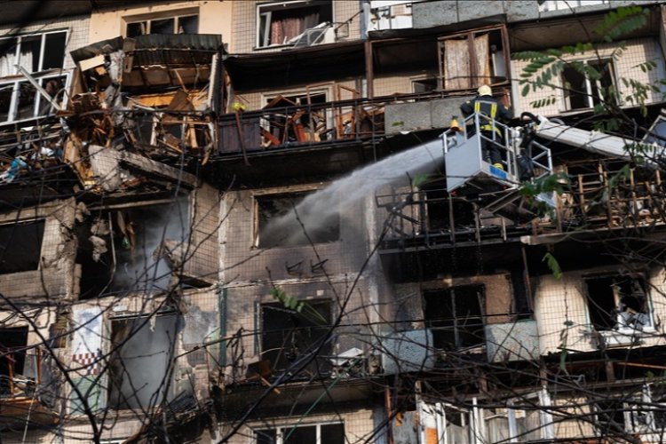 Ukrayna: Rus ordusu 3 hipersonik 'Kinjal' füzesi ve 135 İHA ile saldırı düzenledi