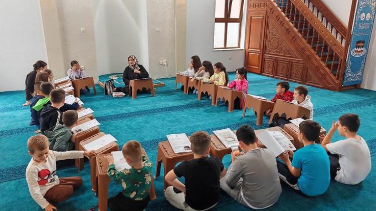 Kosova’da başörtüsü yasağı onaylandı: Balkanlarda tepki, uygulamada belirsizlik