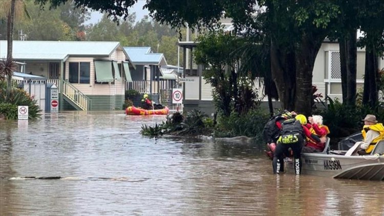 Avustralya'da binlerce ev ve iş yeri, tropikal siklon nedeniyle elektriksiz kaldı