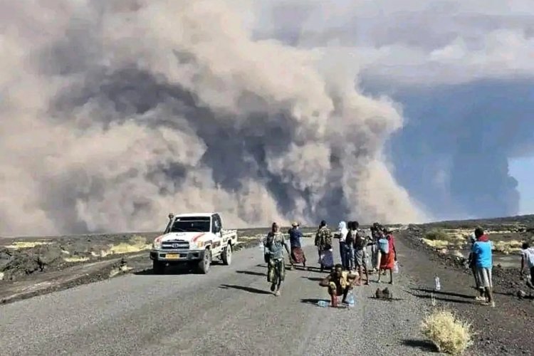 Hayli Gubbi Yanardağı patladı, hava trafiği felç oldu