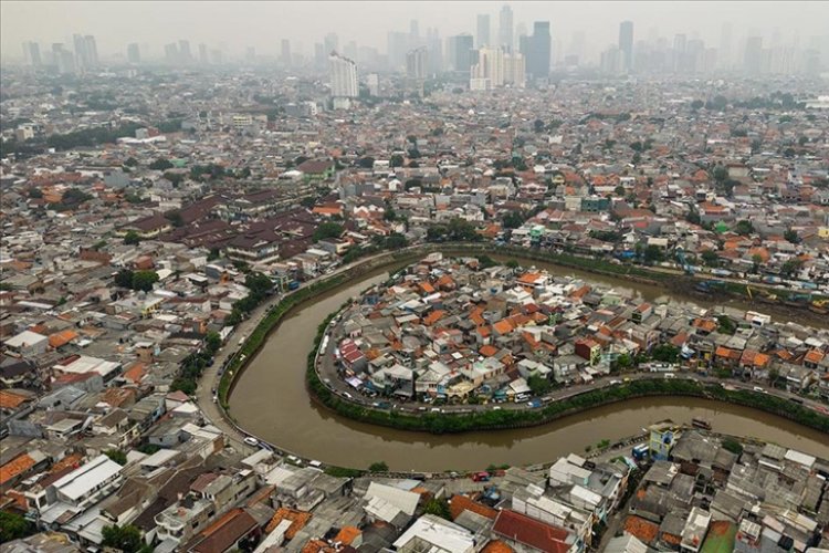 Endonezya'nın 42 milyon nüfuslu başkenti Cakarta, dünyanın en kalabalık şehri oldu