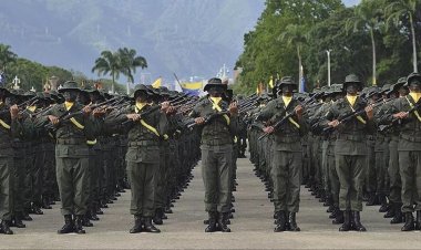 ABD'ye böyle cevap verdiler! Venezuela ordusuna katıldılar