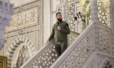 Şara, devrimin yıl dönümünde Emevi Camisi'nden kardeşlik mesajı verdi