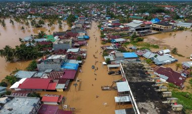 Endonezya'da şiddetli yağışların yol açtığı afetlerde ölü sayısı 1030'a yükseldi