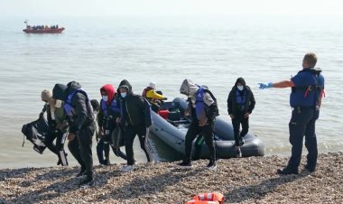 Manş Denizi'nde göçmen rekoru: Bir günde 800'den fazla geçiş