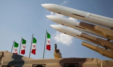 İran'dan balistik füze tatbikatı