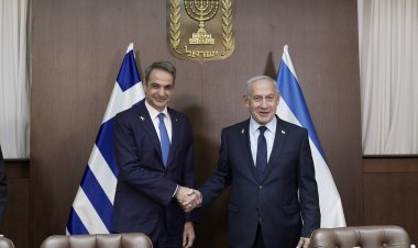 Uluslararası siyasette yalnızlaşan Netanyahu, çıkışı Miçotakis’le yakınlaşmada arıyor